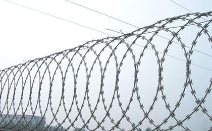 平鋪型刀片刺繩