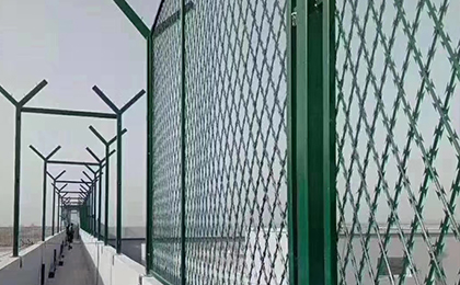 監(jiān)獄刀片刺繩